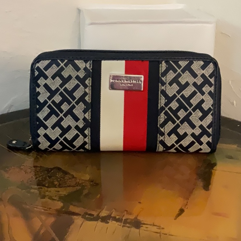 Tommy Hilfiger Logo Zip Around Wallet, Navy/Silver Hardware